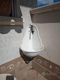 lavandino in ghisa vintage