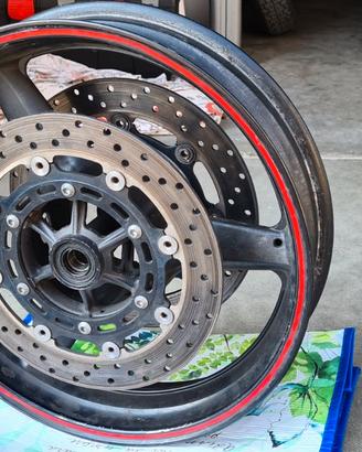 Cerchione anteriore moto YAMAHA usato