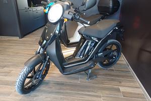 Scooter Elettrico TORROT MUVI – Nuovo (Cat. L3e)