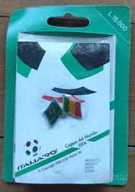 Spilla Italia 90 - bandiere