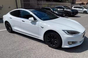 Tesla model S 75