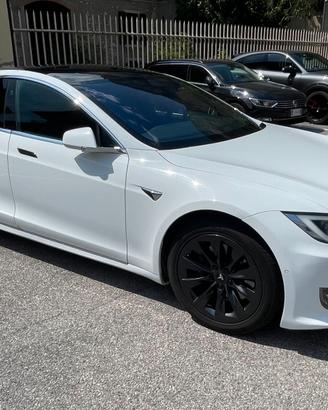 Tesla model S 75