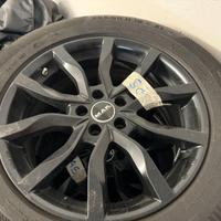 Cerchi in legna con gomme M+S invernali 255/60 R18