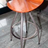 Sgabello Calligaris, seduta in ciliegio