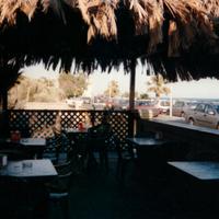 Chiosco aperto in legno lamellare