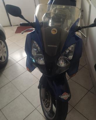 Honda  VFR 800  