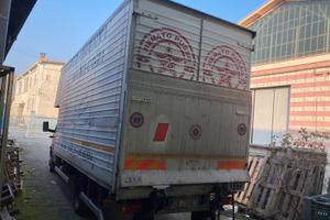 Camion furgonato IVECO 50C 13 con sponda idraulica