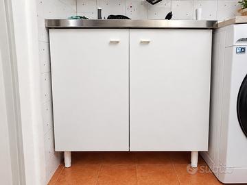 Mobile Lavello