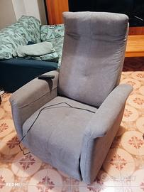 Poltrona Alzapersona e reclinabile in orizzontale