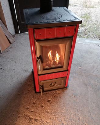 stufa   palazzetti  8.2 kw    ceramicata