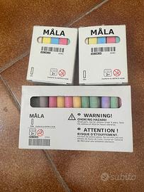 2 confezioni e mezzo di gessetti per lavagna