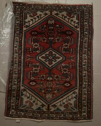 Tappeto persiano tribale annodato a mano