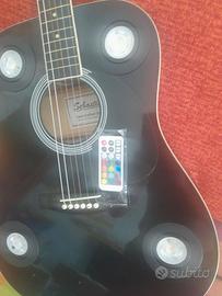 Lampada Led ricavata da chitarra classica vintage