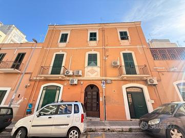2 LOCALI A BARI