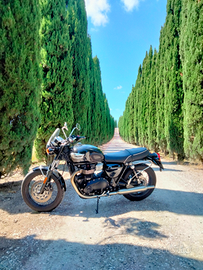 Bonneville T100- 2022