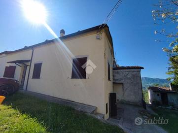 CASA SEMINDIPENDENTE A SOGLIANO AL RUBICONE