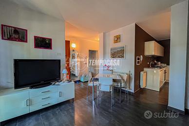 VILLETTA A SCHIERA CON AMPIO GIARDINO PRIVATO