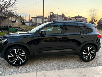 VOLVO XC40 D3 Diesel 150cc R-design