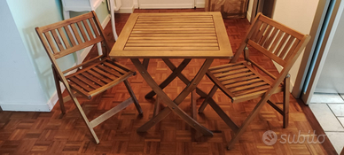 Tavolo in tek con sedie