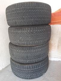 Treno Tracmax Tracsaver 4stagioni 235/45 r17 usate