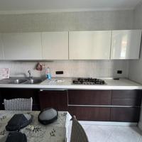 Camera da letto, soggiorno, cucina, cameretta