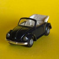 Volkswagen Maggiolone 1303 Cabriolet - Siku 1/43