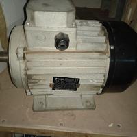 motore elettrico trifase  5,5 kw