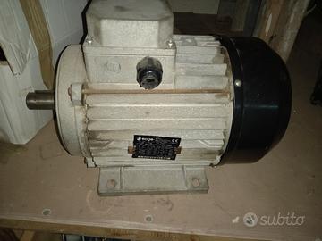 motore elettrico trifase  5,5 kw