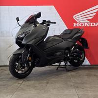 Yamaha TMAX 560 - 2025