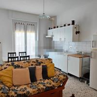 LABARO TRiLOCALE ARREDATO CON BALCONE E POSTO AUTO