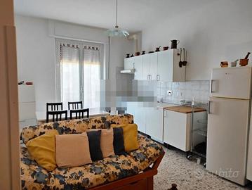 LABARO TRiLOCALE ARREDATO CON BALCONE E POSTO AUTO