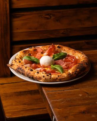 Pizzaiolo pizza napoletana calabrese serissimo