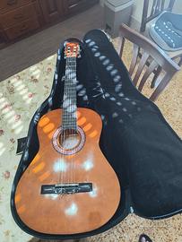 Chitarra classica,custodia e accordatore 