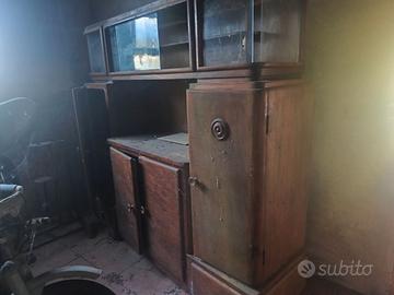 Credenza di antiquariato