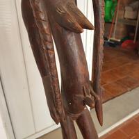 Efebo in legno arte libaneseStatua