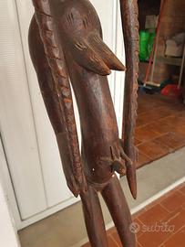 Efebo in legno arte libaneseStatua