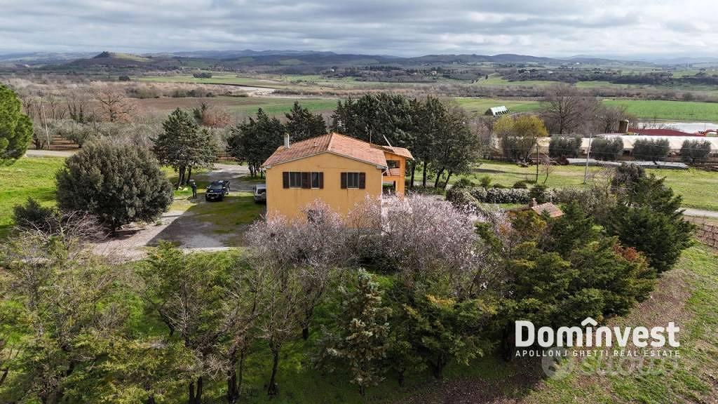 Rustico / Casale di 137 m² con 5 locali a Magliano - Altro