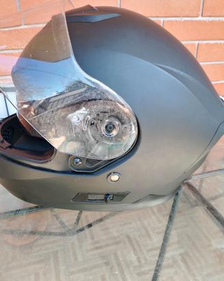 Casco moto integrale nero opaco.