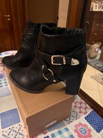 Stivaletto elegante donna numero 41 messo poche vo