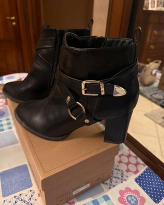 Stivaletto elegante donna numero 41 messo poche vo