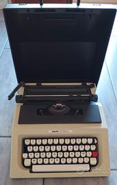 Macchina da scrivere Olivetti