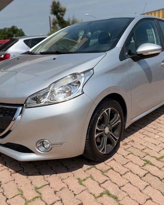 Peugeot 208 1.4 HDi 68 CV 5 porte Allure