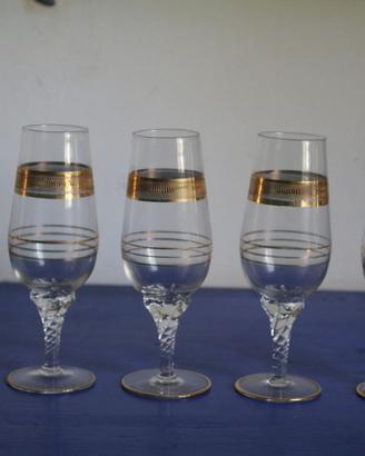 Set di 5 calici con decorazioni in oro