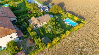 VILLA SINGOLA A PARMA