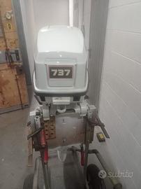 Motore fuoribordo JOHNSON 737