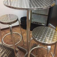 Tavolo con sedie in alluminio