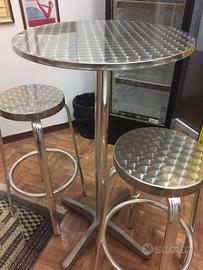 Tavolo con sedie in alluminio