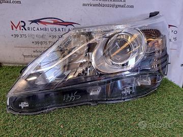 FARO ANTERIORE SINISTRO TOYOTA Avensis Berlina 3°