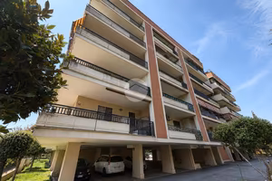 2 LOCALI A ROMA