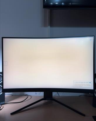 Monitor gaming curvo MSI MAG272CQR